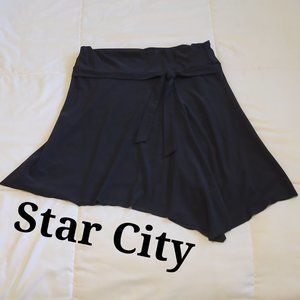 ❣️HP❣️Star City ladies flowing black stretchy skirt sz: Jr M